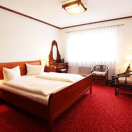 Hotel Pfauen ウムキルヒ エクステリア 写真