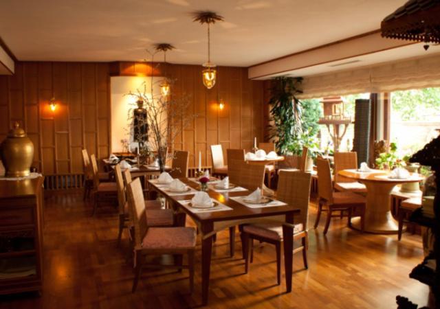 Hotel Pfauen ウムキルヒ エクステリア 写真