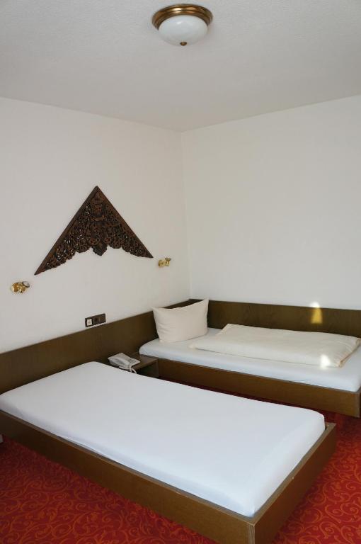 Hotel Pfauen ウムキルヒ 部屋 写真